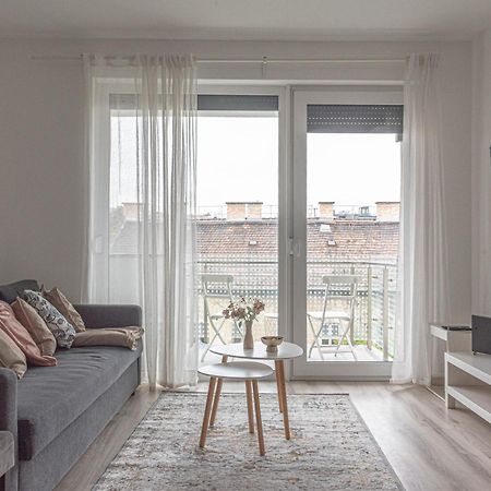 Dob36 Apartment With Free Private Parking And Balcony Будапеща Екстериор снимка