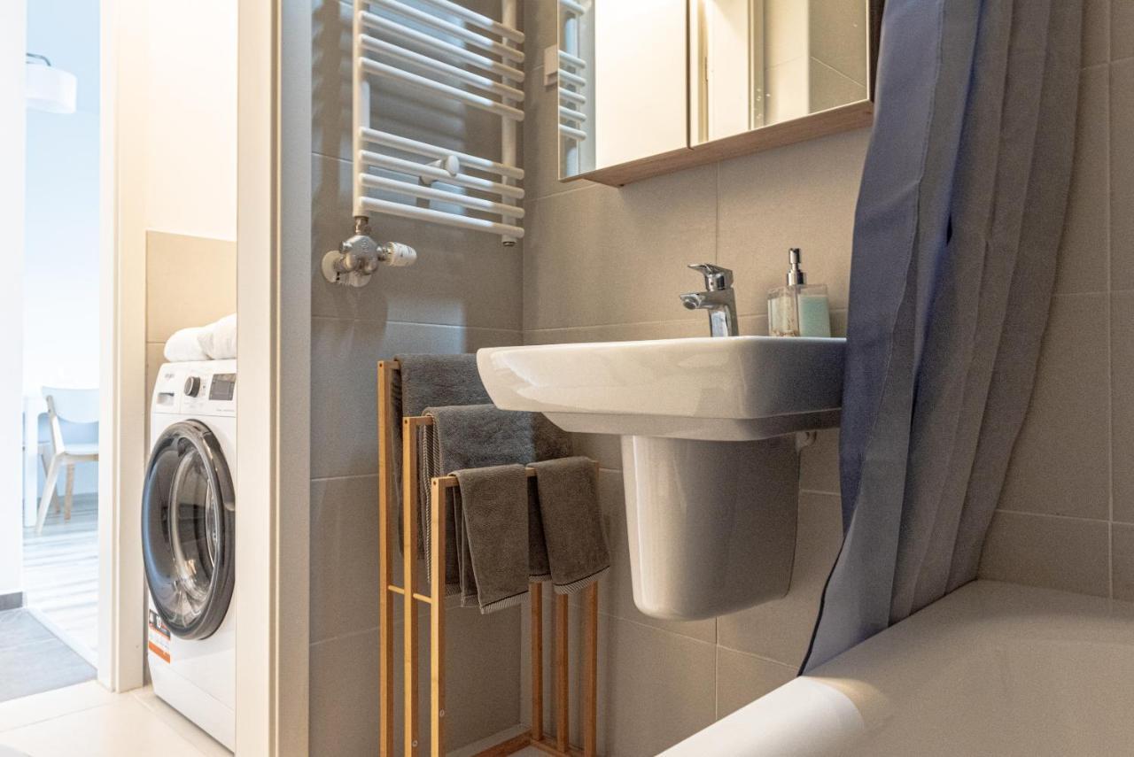 Dob36 Apartment With Free Private Parking And Balcony Будапеща Екстериор снимка